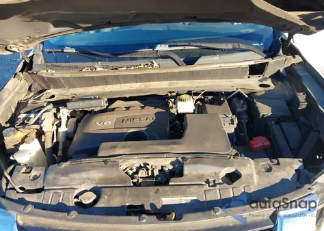 2018 Nissan Pathfinder S z USA, uszkodzony, nr VIN 5N1DR2MN9JC652135